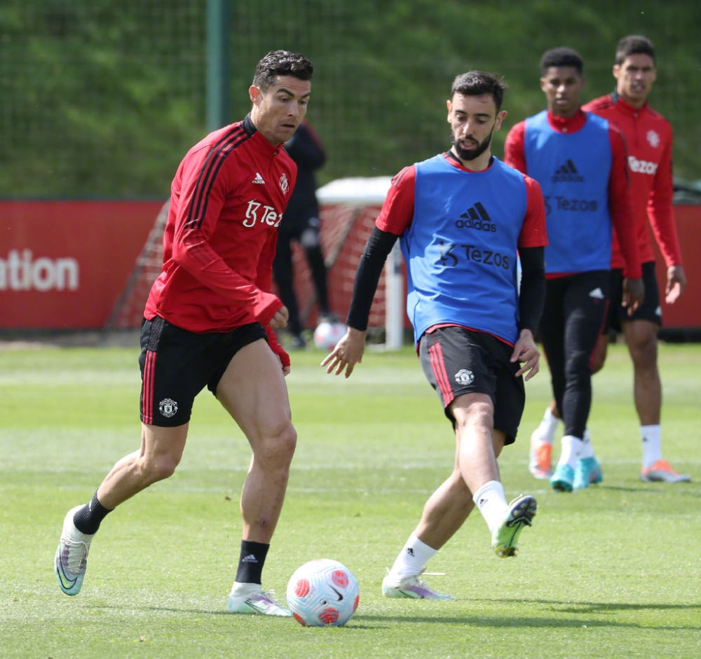 反而展现出 反而展现出