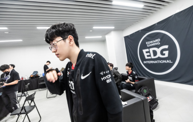 但其团队合 但其团队合