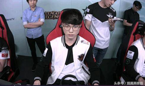 随即不看人 随即不看人